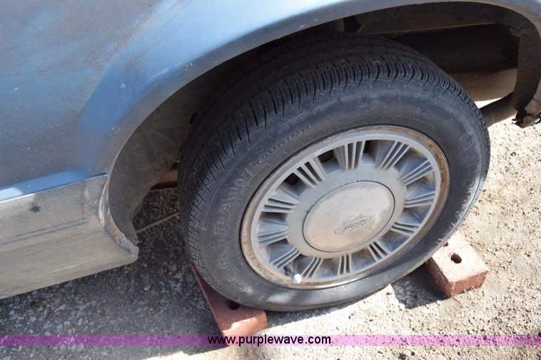 image for item I8655 1986 Ford Mustang