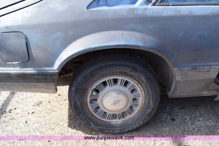 image for item I8655 1986 Ford Mustang