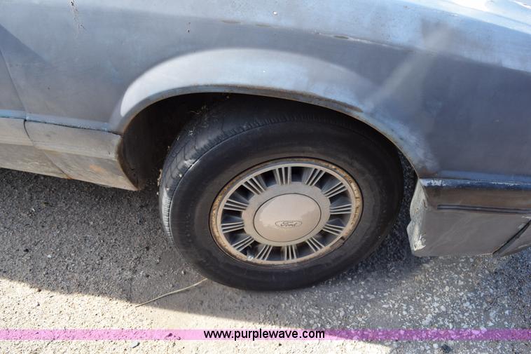 image for item I8655 1986 Ford Mustang