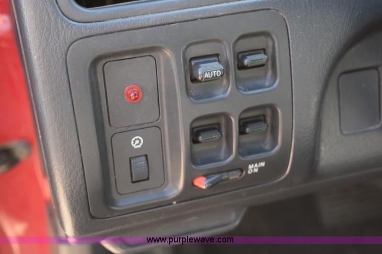 image for item I8656 2000 Honda CR-V LX SUV