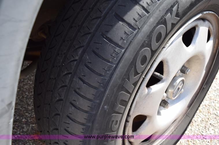 image for item I8656 2000 Honda CR-V LX SUV