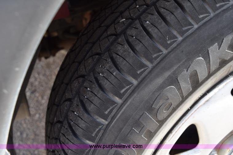 image for item I8656 2000 Honda CR-V LX SUV