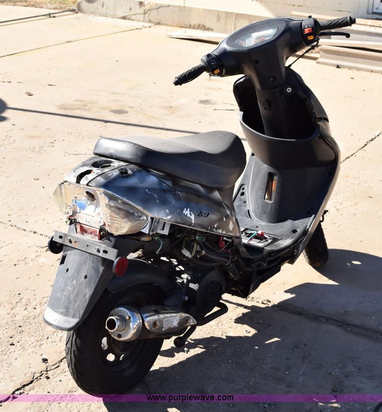 image for item I8657 2012 Tao Tao moped