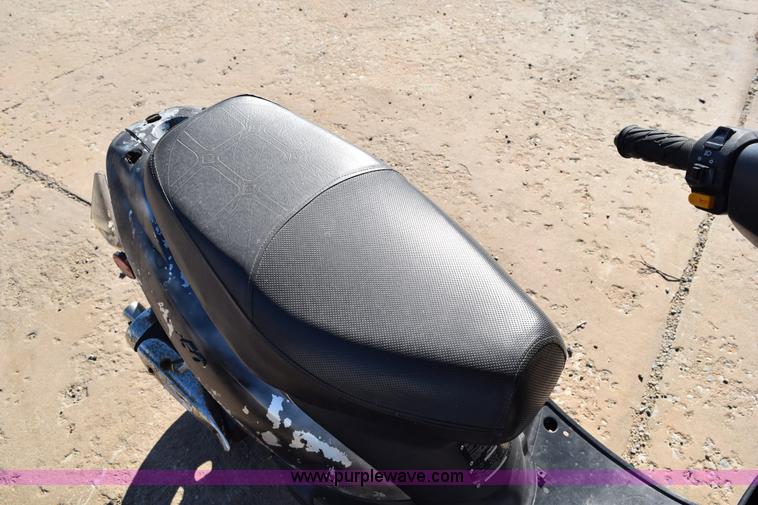 image for item I8657 2012 Tao Tao moped