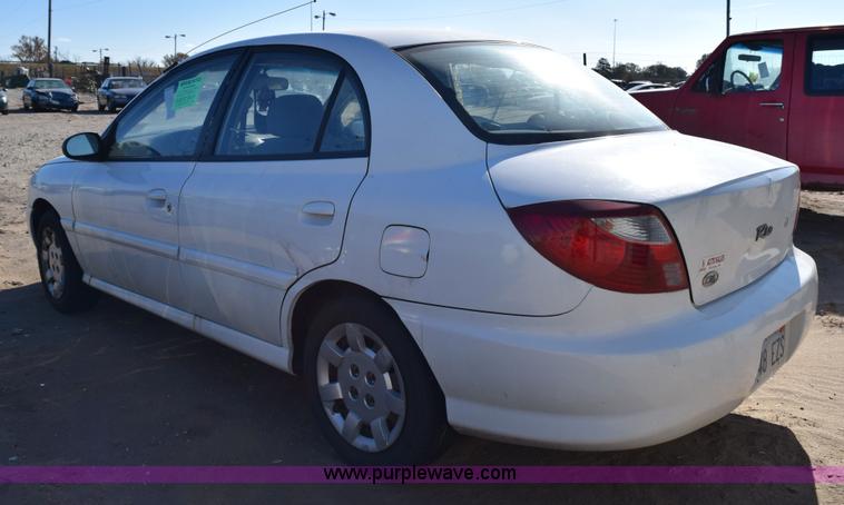 image for item I8660 2002 Kia Rio