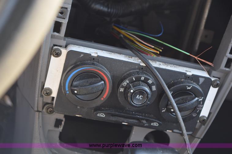 image for item I8660 2002 Kia Rio