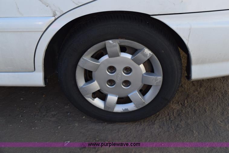 image for item I8660 2002 Kia Rio