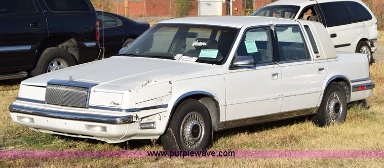 image for item I8663 1991 Chrysler New Yorker Fifth Avenue