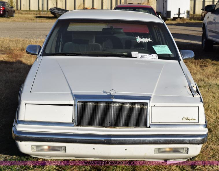 image for item I8663 1991 Chrysler New Yorker Fifth Avenue