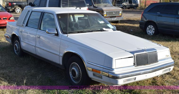 image for item I8663 1991 Chrysler New Yorker Fifth Avenue