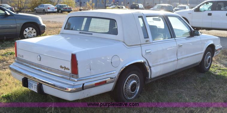 image for item I8663 1991 Chrysler New Yorker Fifth Avenue