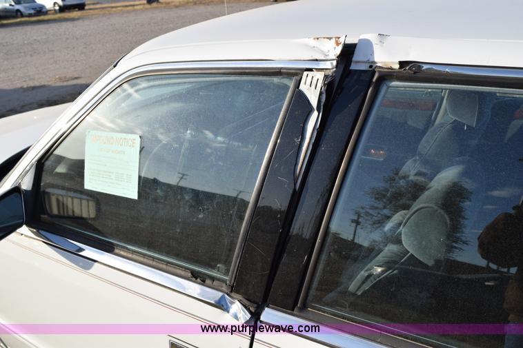 image for item I8663 1991 Chrysler New Yorker Fifth Avenue