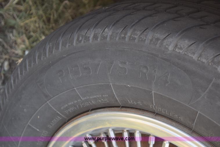 image for item I8663 1991 Chrysler New Yorker Fifth Avenue