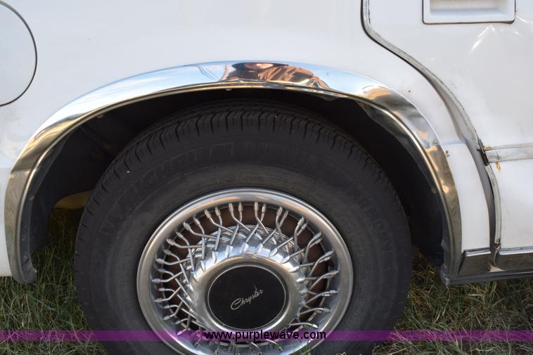 image for item I8663 1991 Chrysler New Yorker Fifth Avenue