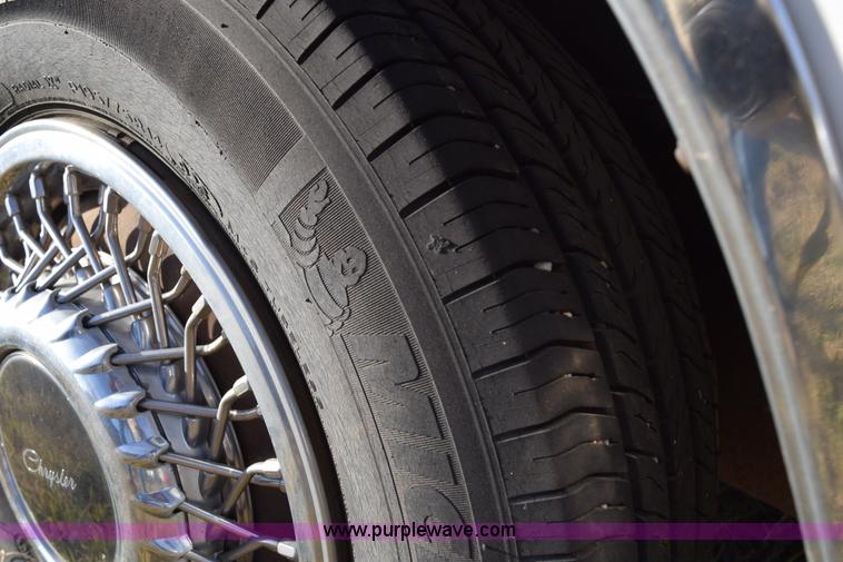 image for item I8663 1991 Chrysler New Yorker Fifth Avenue