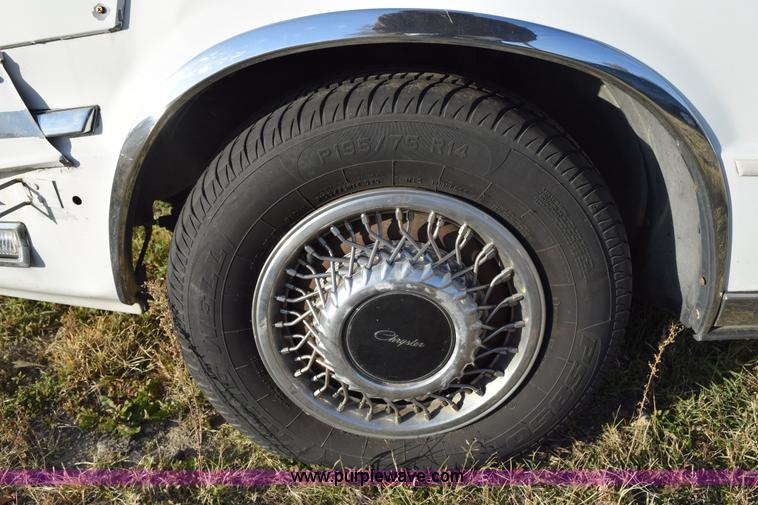 image for item I8663 1991 Chrysler New Yorker Fifth Avenue