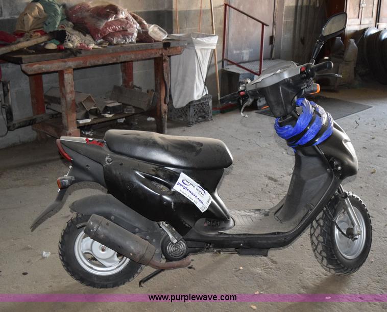 image for item I8666 2003 Moskitu scooter