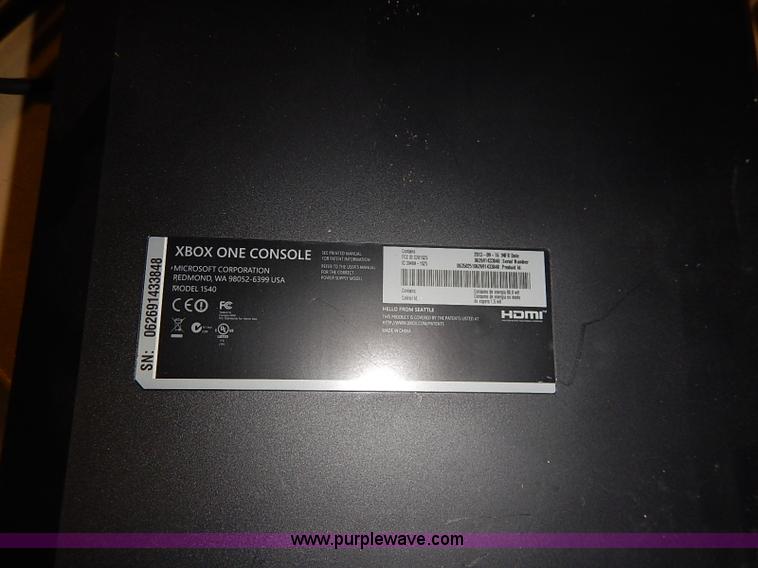 image for item AV9676 Xbox 1 game system