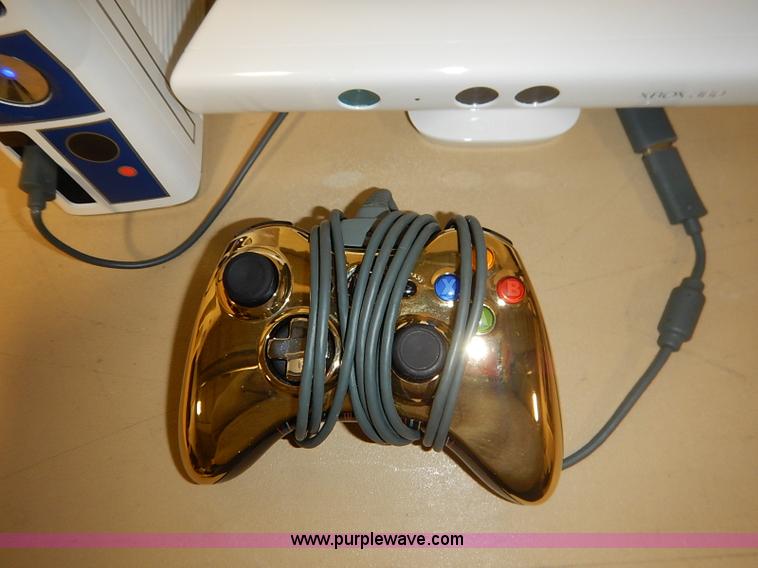 image for item AV9677 Xbox 360 Star Wars Edition game system