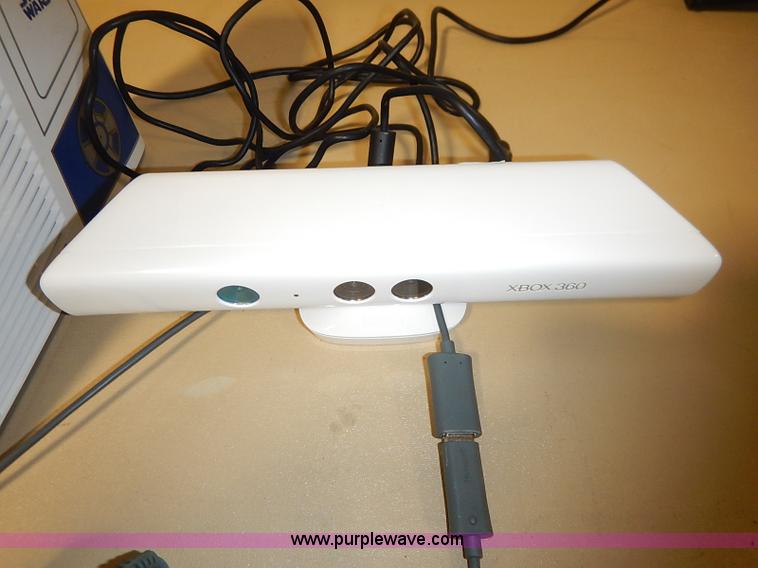 image for item AV9677 Xbox 360 Star Wars Edition game system