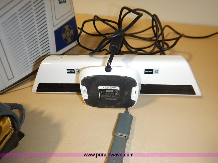 image for item AV9677 Xbox 360 Star Wars Edition game system