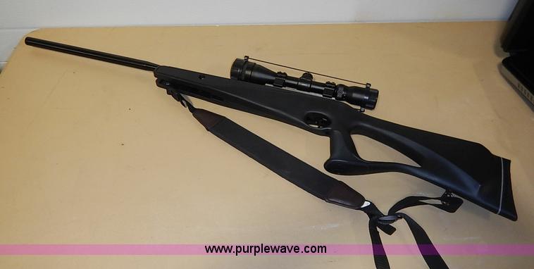 image for item AV9688 Benjamin Trail BT9M22SNP pellet gun