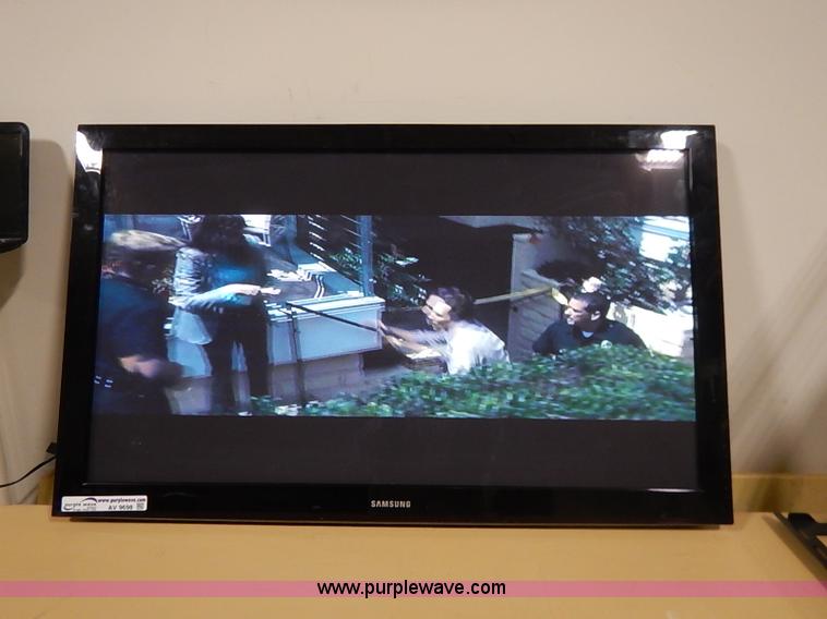 image for item AV9698 Samsung PN50B450B1D plasma television