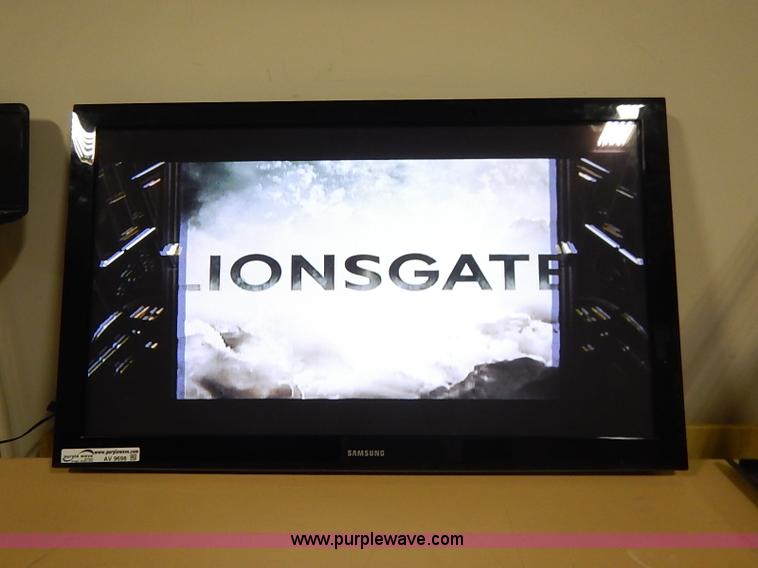 image for item AV9698 Samsung PN50B450B1D plasma television