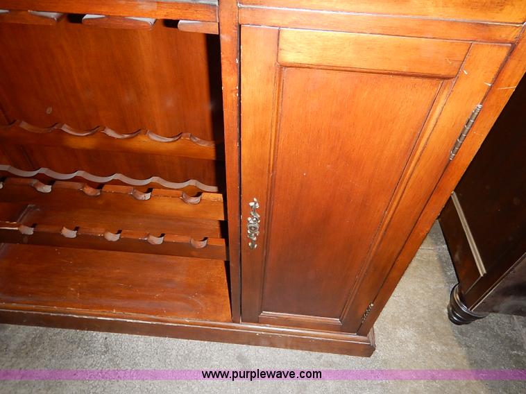 image for item AV9710 Wood and faux marble style bar