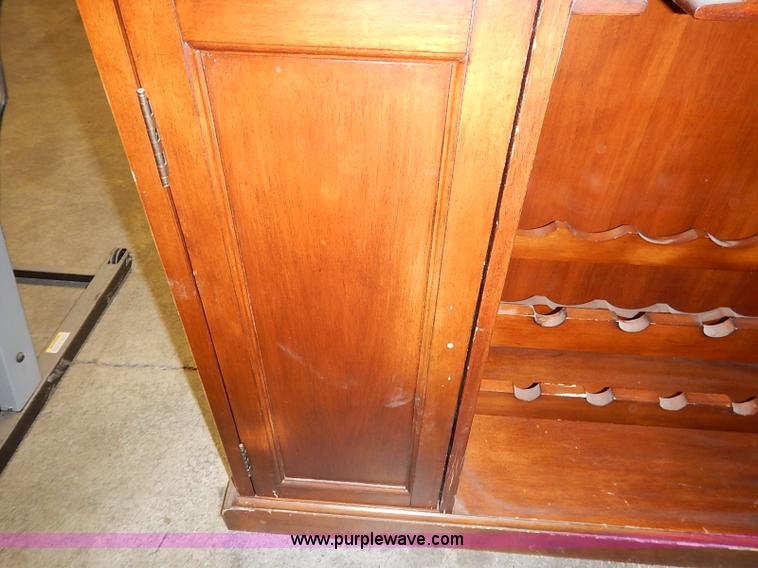 image for item AV9710 Wood and faux marble style bar