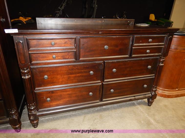 image for item AV9711 Walter 69" dresser