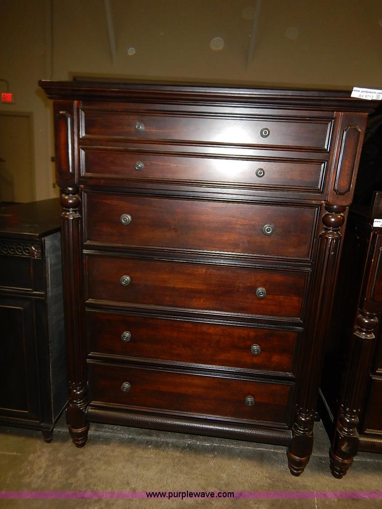 image for item AV9712 Walter dresser