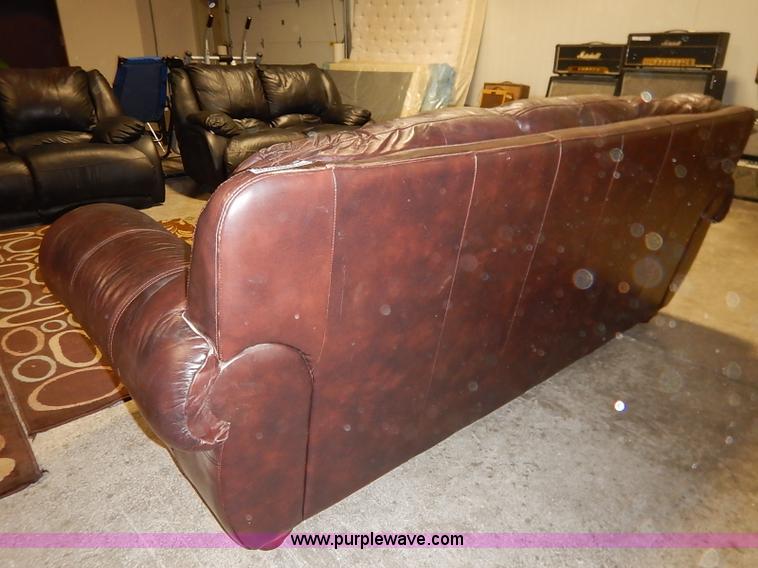 image for item AV9717 90" couch