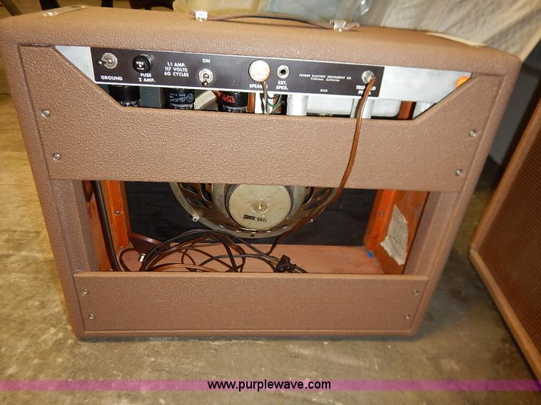 image for item AV9721 (4) Fender amplifiers