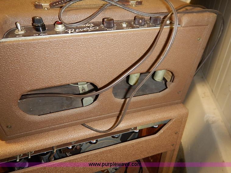 image for item AV9721 (4) Fender amplifiers