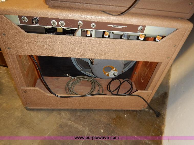 image for item AV9721 (4) Fender amplifiers