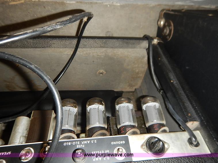 image for item AV9723 (3) Fender amplifiers