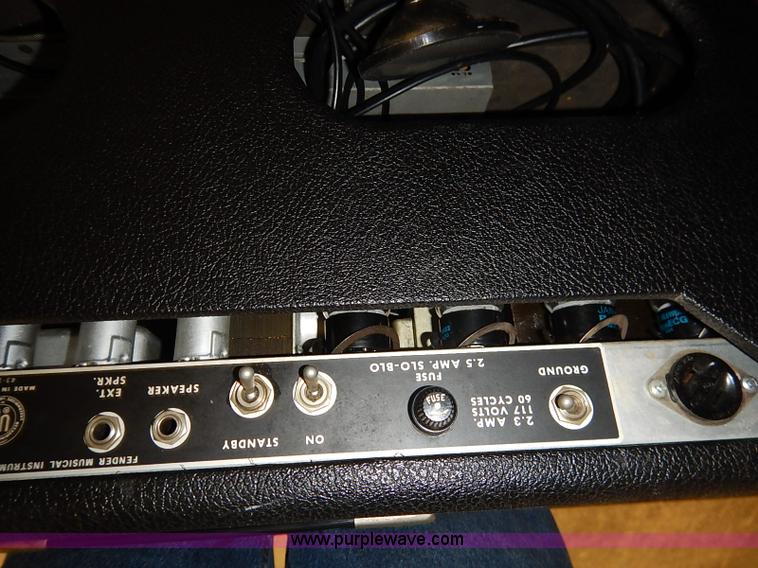 image for item AV9723 (3) Fender amplifiers