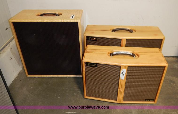 image for item AV9724 (3) assorted amplifiers