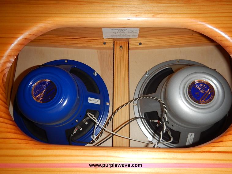 image for item AV9724 (3) assorted amplifiers