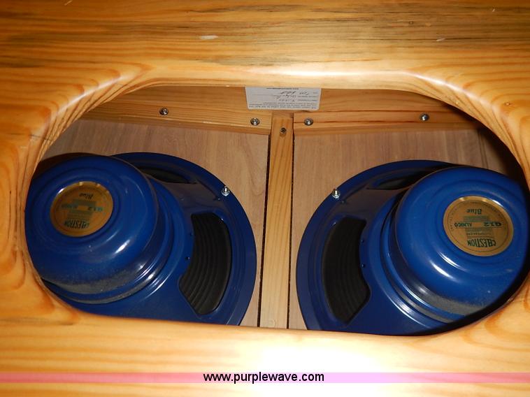 image for item AV9724 (3) assorted amplifiers