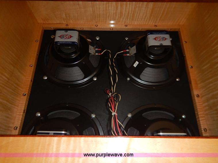 image for item AV9724 (3) assorted amplifiers