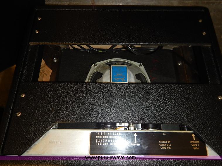 image for item AV9726 (3) Fender amplifiers