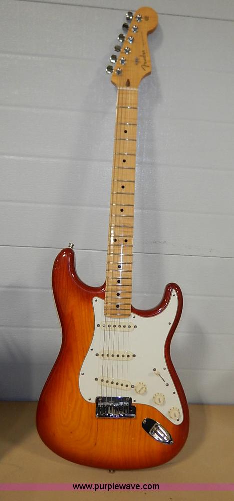 image for item AV9733 Fender Custom Classic Stratocaster electric guitar