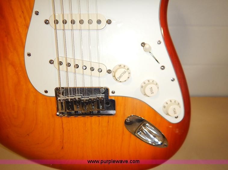 image for item AV9733 Fender Custom Classic Stratocaster electric guitar