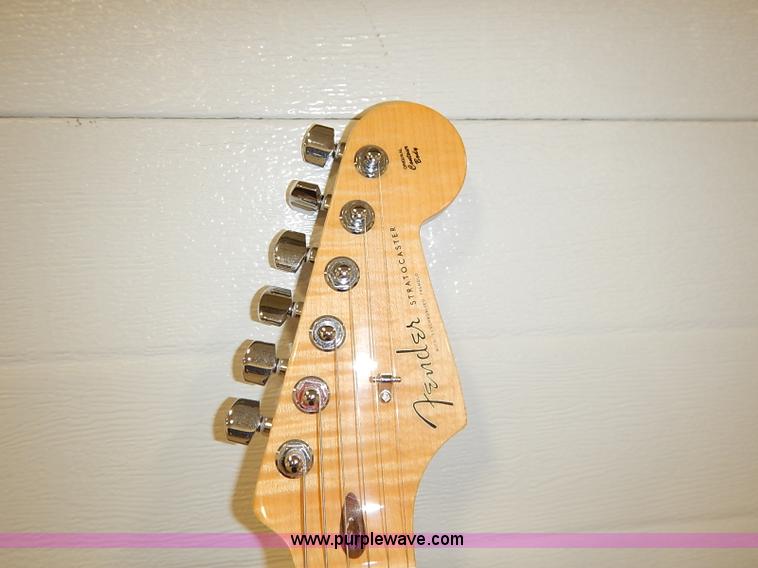 image for item AV9733 Fender Custom Classic Stratocaster electric guitar