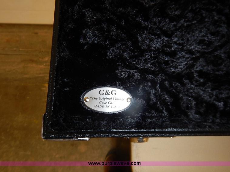 image for item AV9733 Fender Custom Classic Stratocaster electric guitar