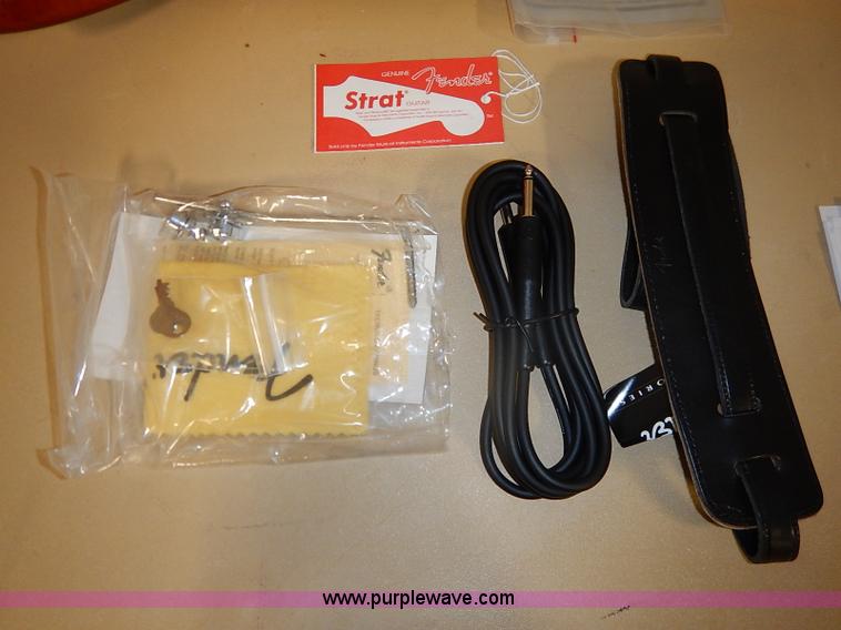 image for item AV9733 Fender Custom Classic Stratocaster electric guitar