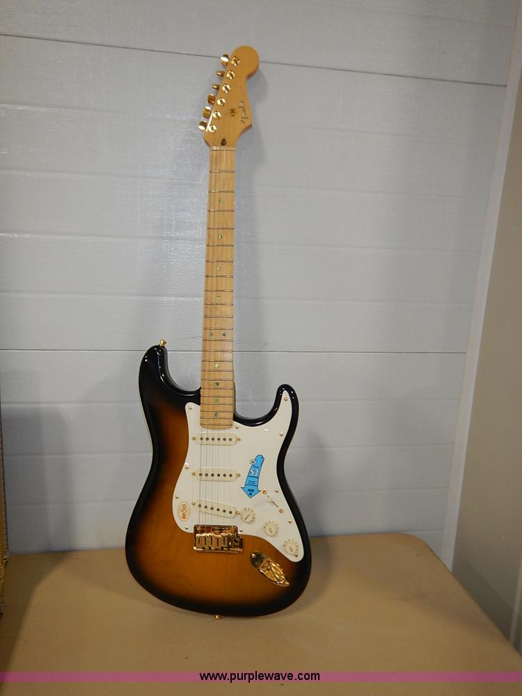image for item AV9736 Fender Stratocaster 50th Anniversary electric guitar