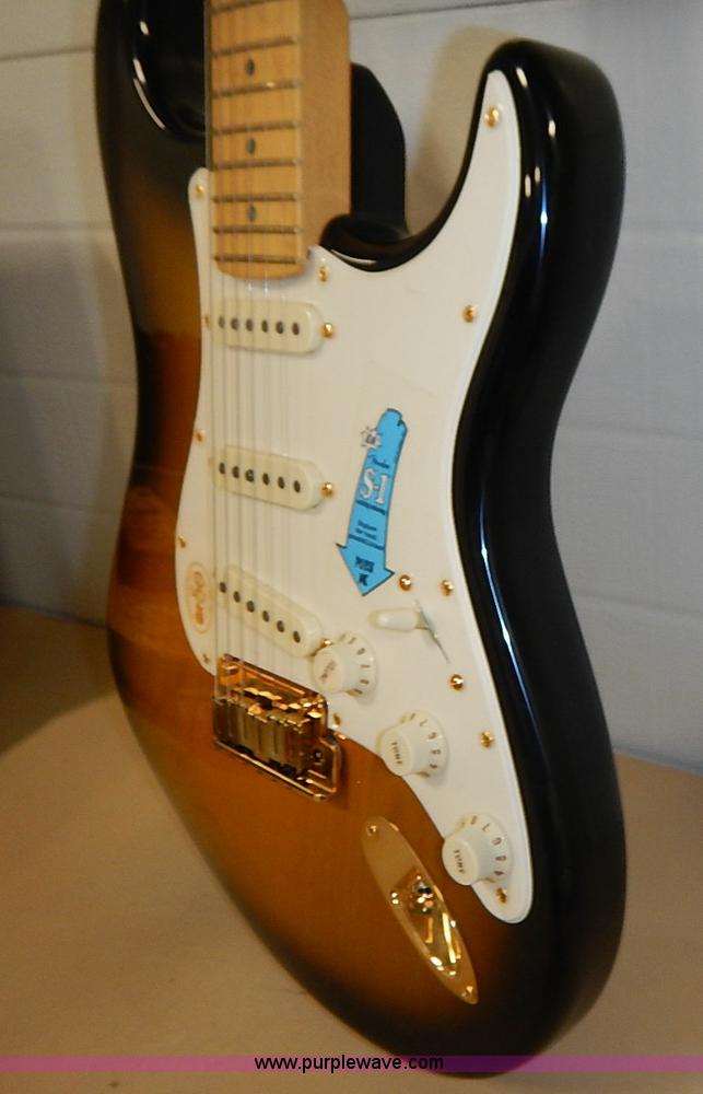 image for item AV9736 Fender Stratocaster 50th Anniversary electric guitar
